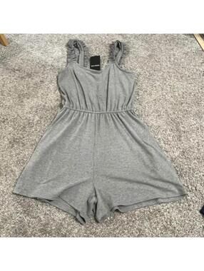 HEYSON Gray Ribbed Ruffled Strap Romper size Small NWT